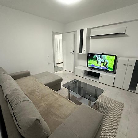 Апартаменты Apartament Ultra Central 3 Хунедоара Экстерьер фото