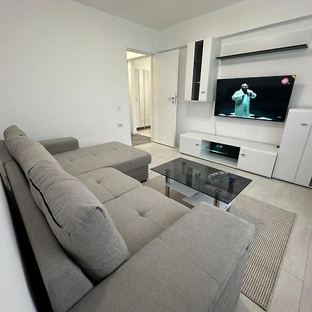 Апартаменты Apartament Ultra Central 3 Хунедоара Экстерьер фото