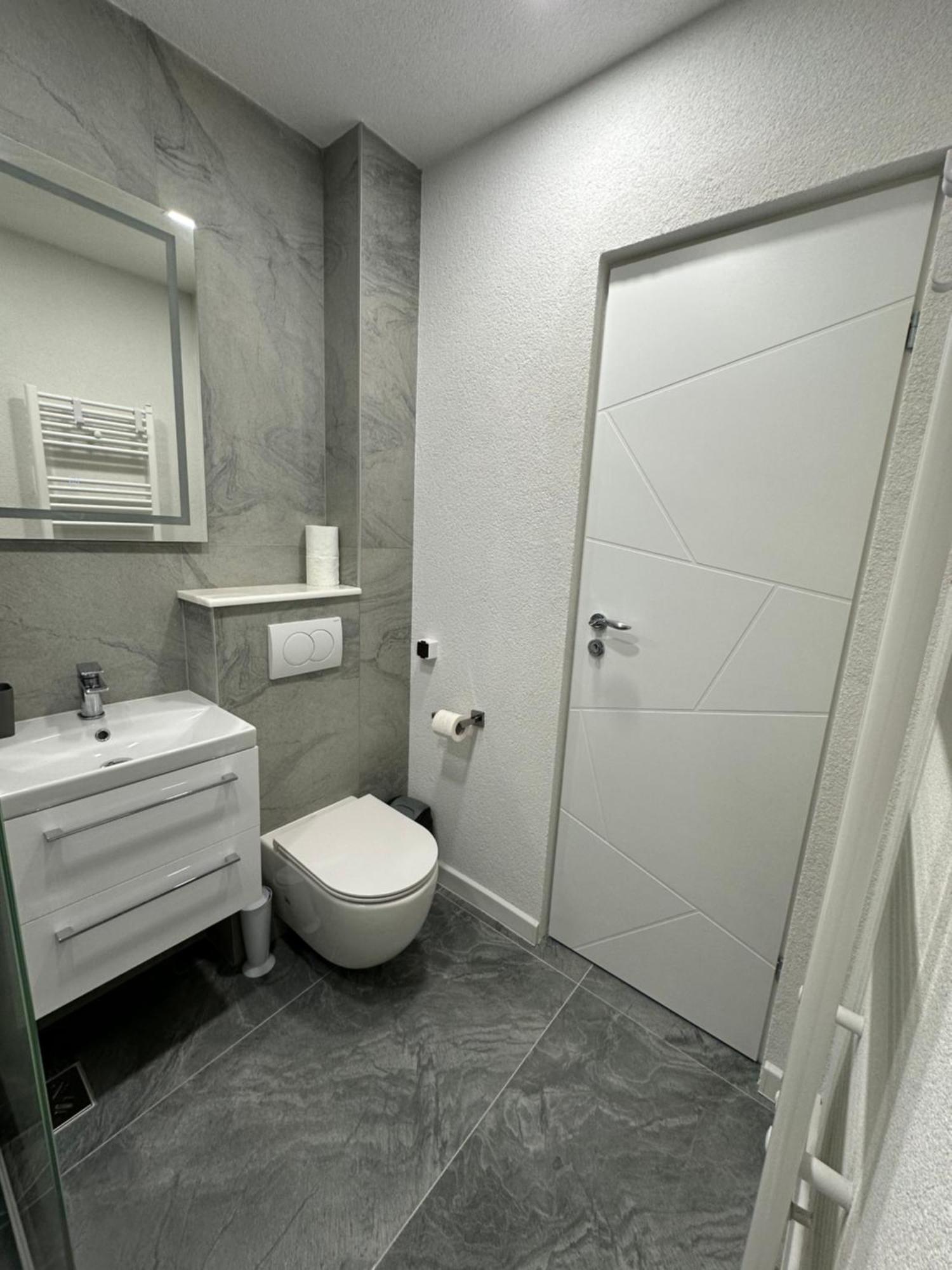 Апартаменты Apartament Ultra Central 3 Хунедоара Экстерьер фото